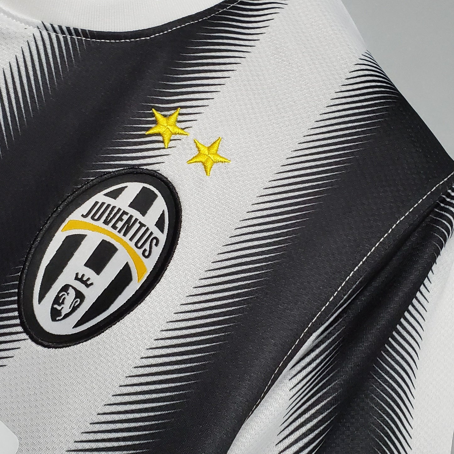 Juventus 2010/2011 Home Retro Kit