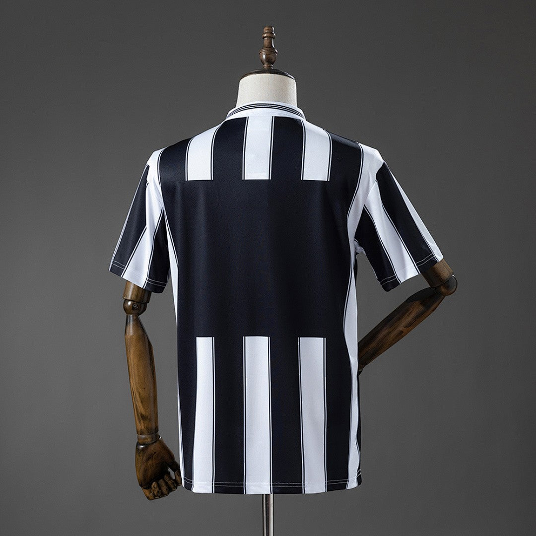 Beşiktaş 1996/97 Away Retro Kit back view