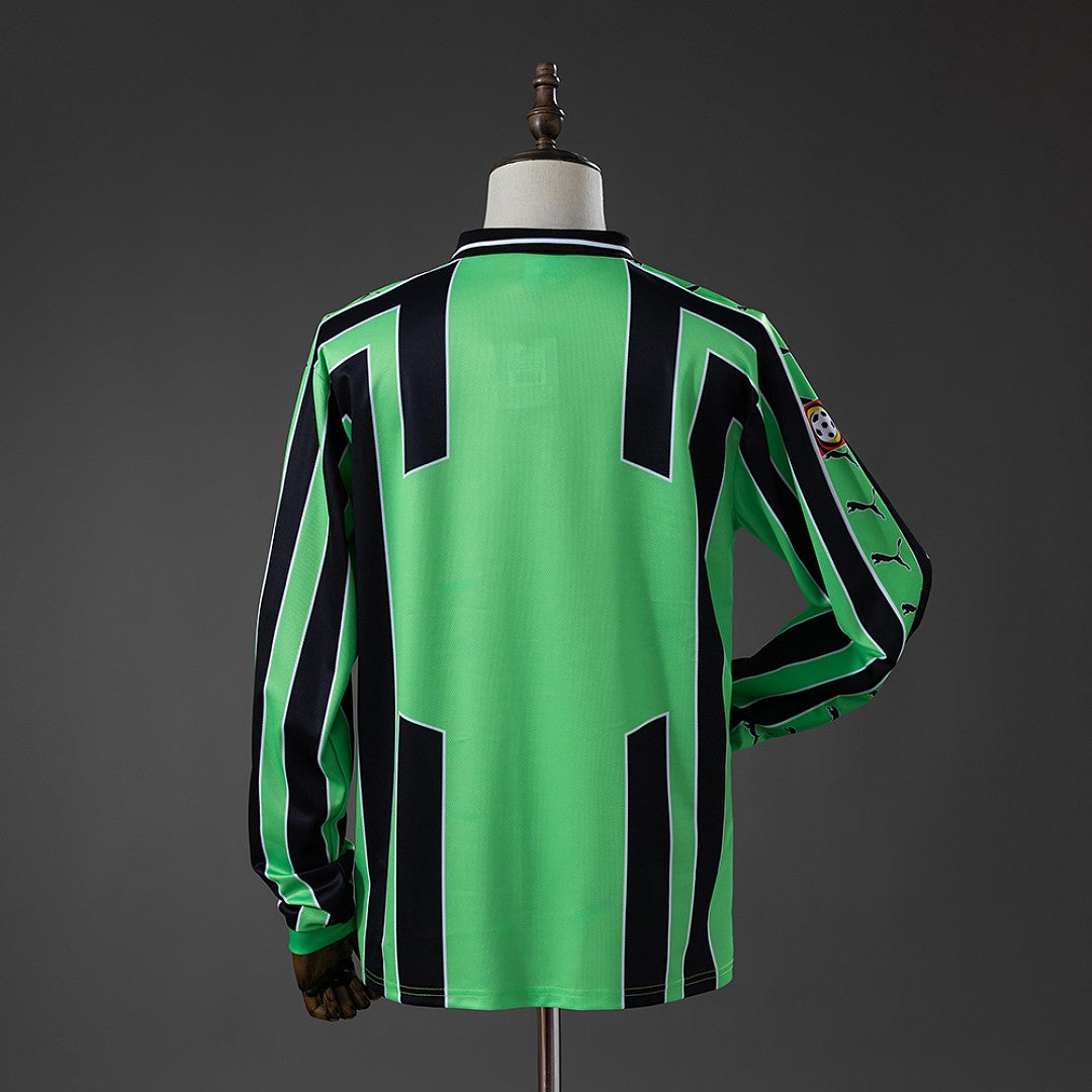 VfL Wolfsburg 1999/00 Away Long Sleeve Retro Kit back view