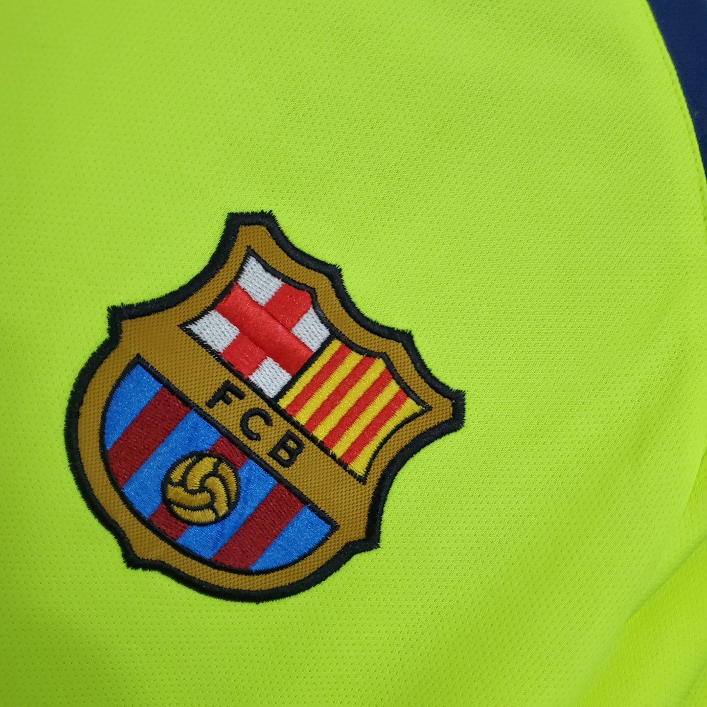 FC Barcelona Retro Away Kit 2005/06