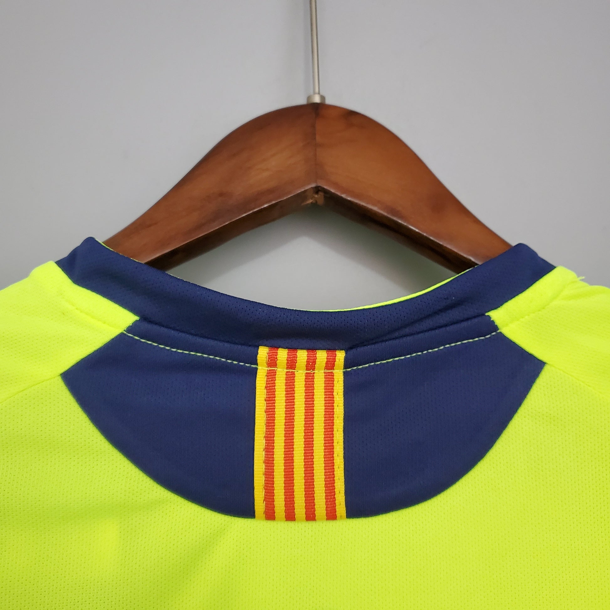 FC Barcelona Retro Away Kit 2005/06 Long Sleeve