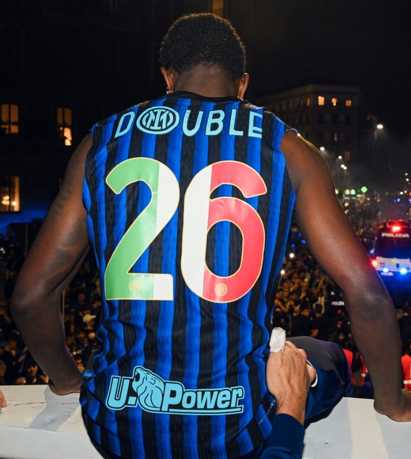 Inter Milan Home Replica Kit 2026/27