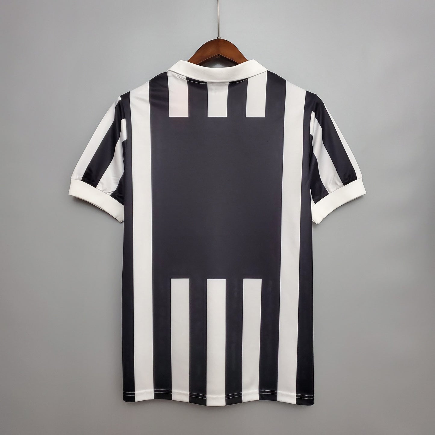 Juventus 1982/1984 Home Retro Kit