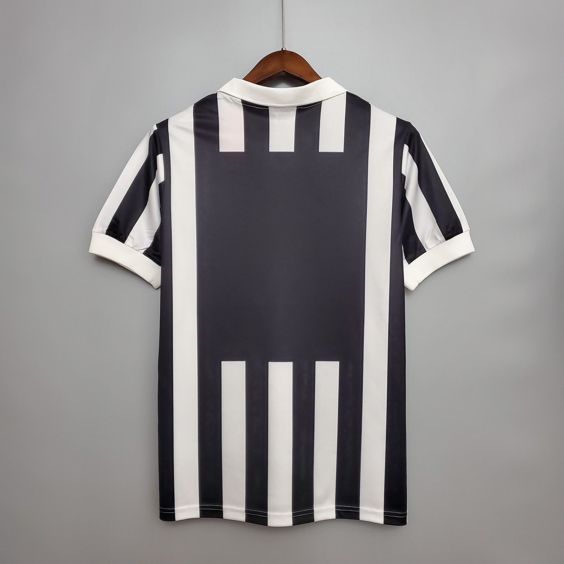 Juventus 1982/1984 Home Retro Kit
