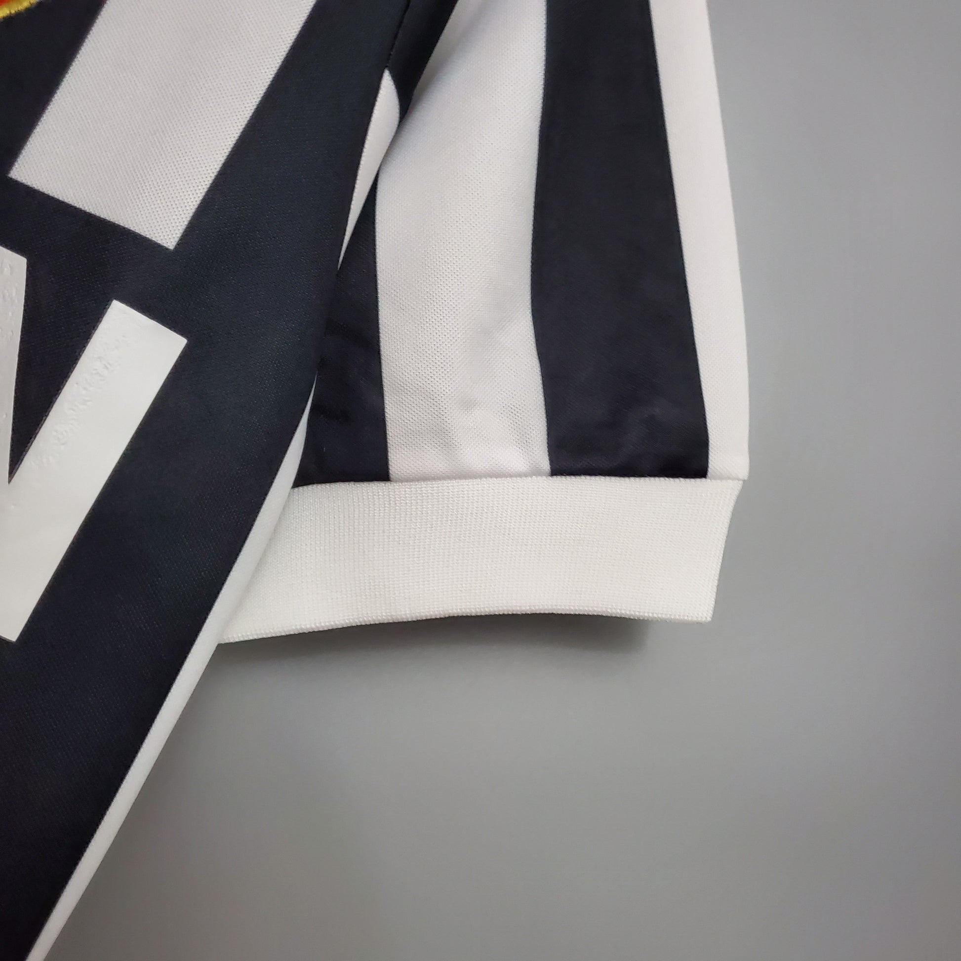 Juventus 1982/1984 Home Retro Kit
