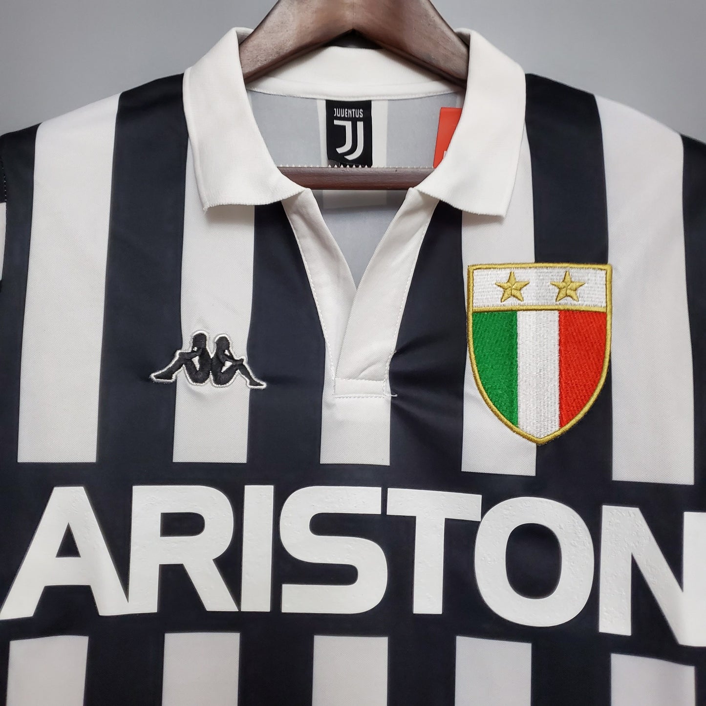 Juventus 1982/1984 Home Retro Kit