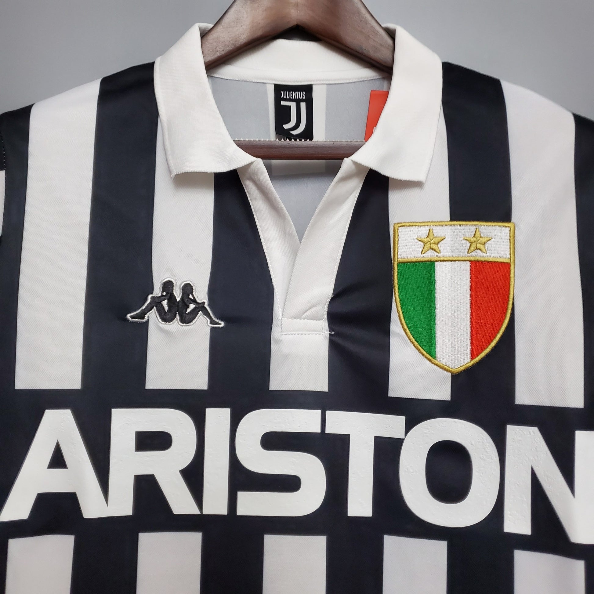 Juventus 1982/1984 Home Retro Kit