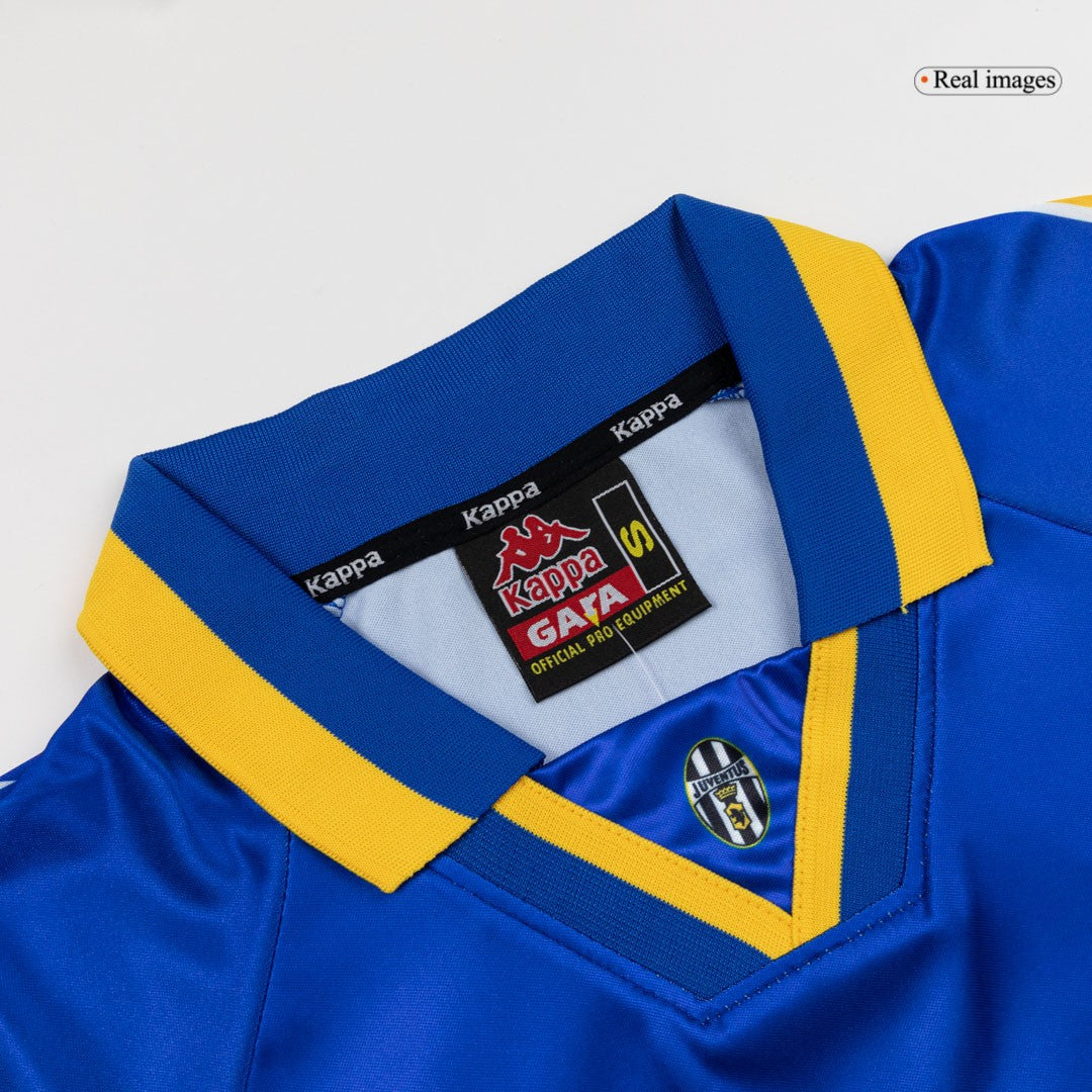 Juventus 1995/1996 Away Retro Kit