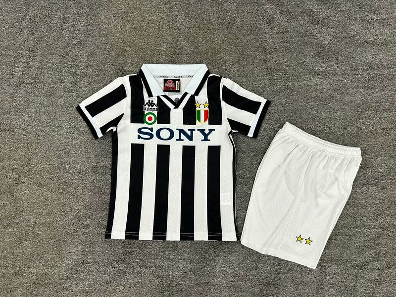 Juventus 1995/1996 Home Kids Retro Kit