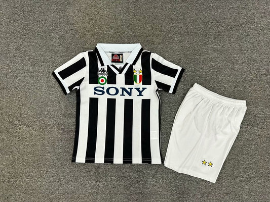 Juventus 1995/1996 Home Kids Retro Kit
