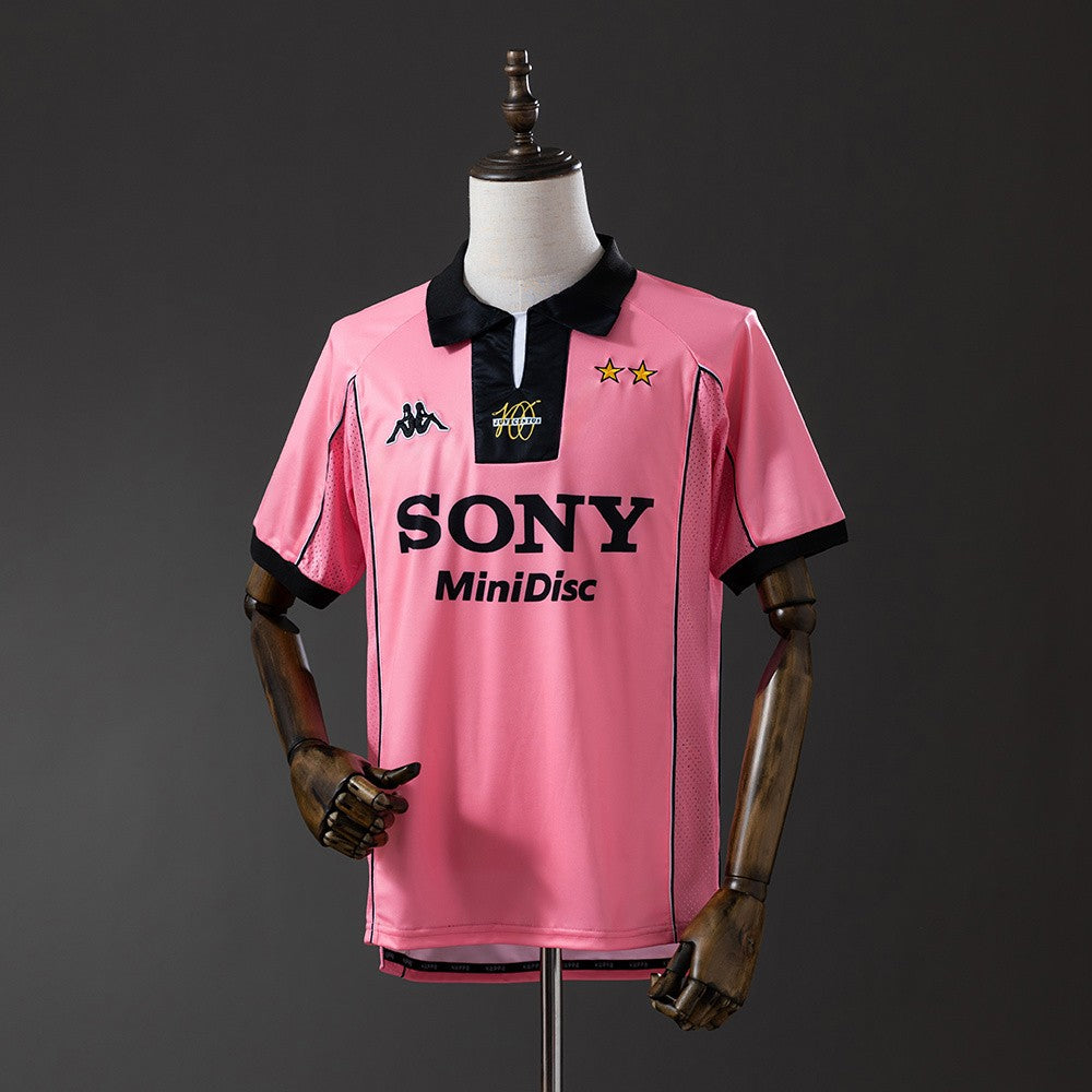 Juventus 1997/1998 Away Retro Kit