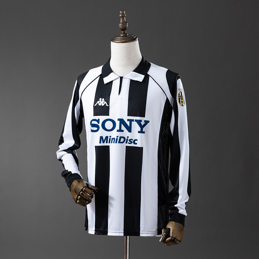 Juventus 1997/1998 Home Long Sleeve Retro Kit