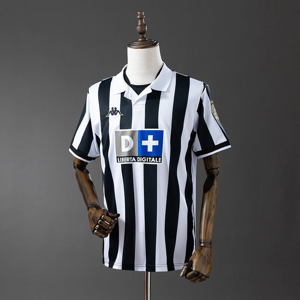 Juventus 1998/1999 Home Retro Kit