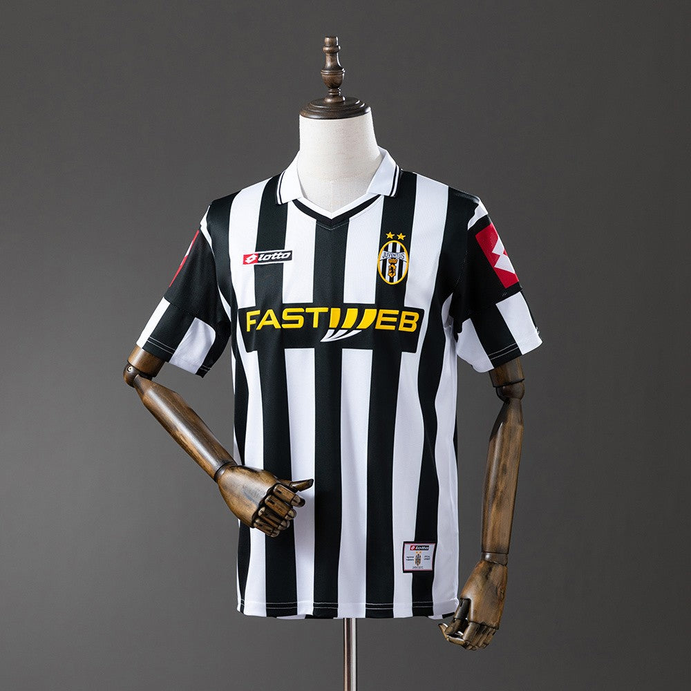 Juventus 2001/2002 Home Retro Kit