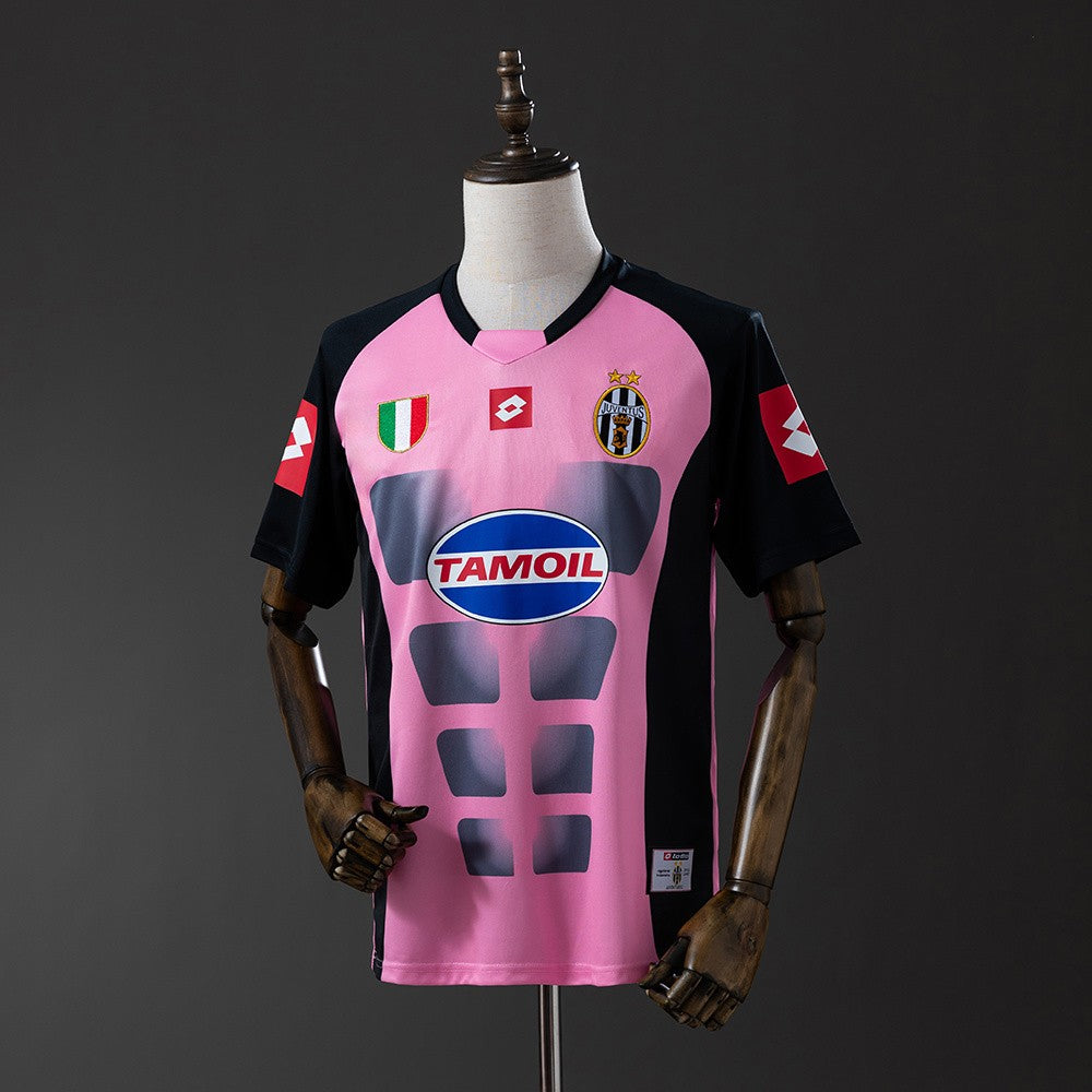 Juventus 2002/2003 Away Retro Kit