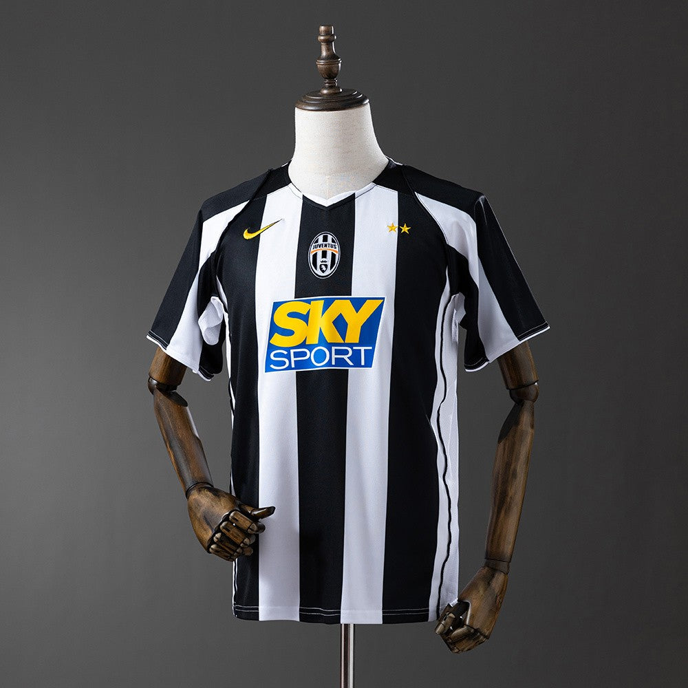 Juventus 2004/2005 Home Retro Kit