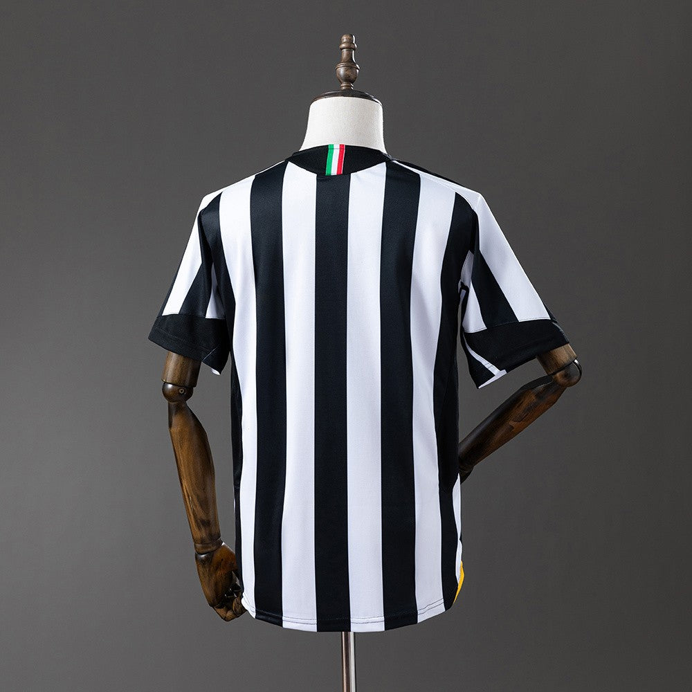 Juventus 2005/2006 Home Retro Kit