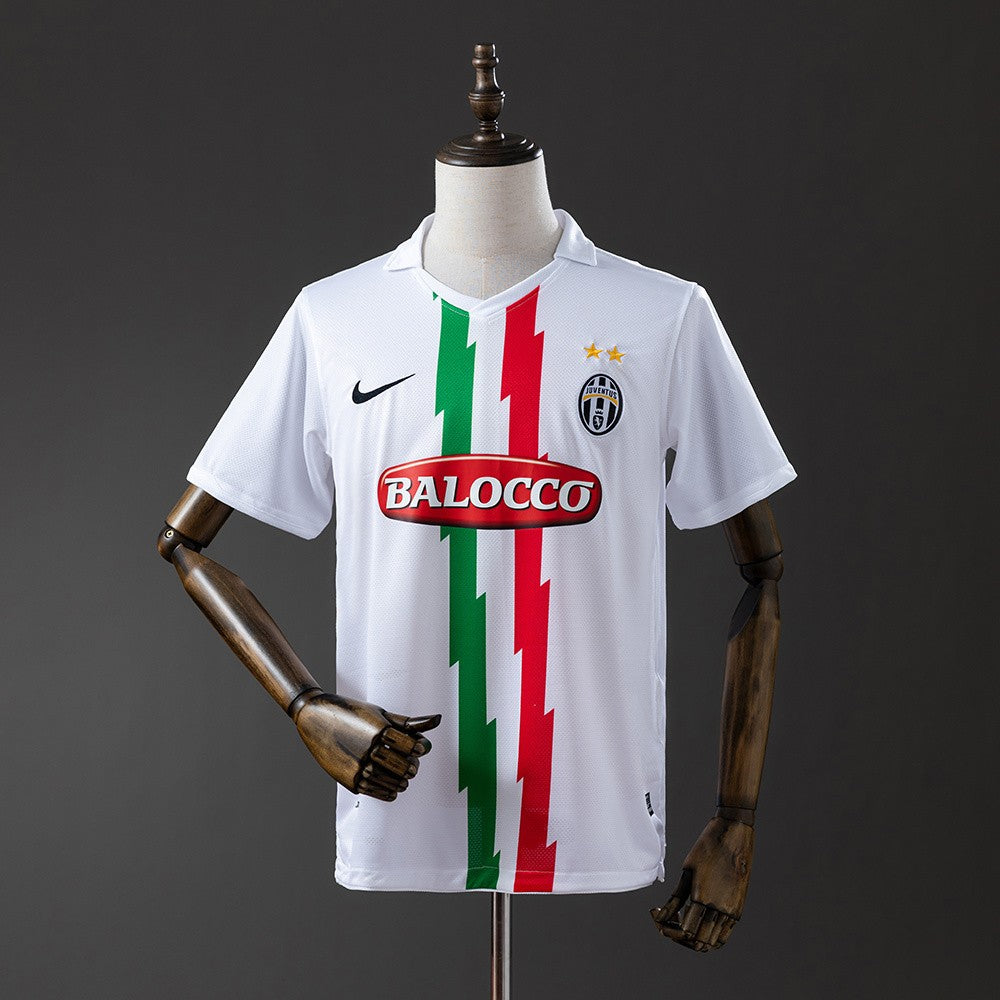 Juventus 2010/2011 Away Retro Kit