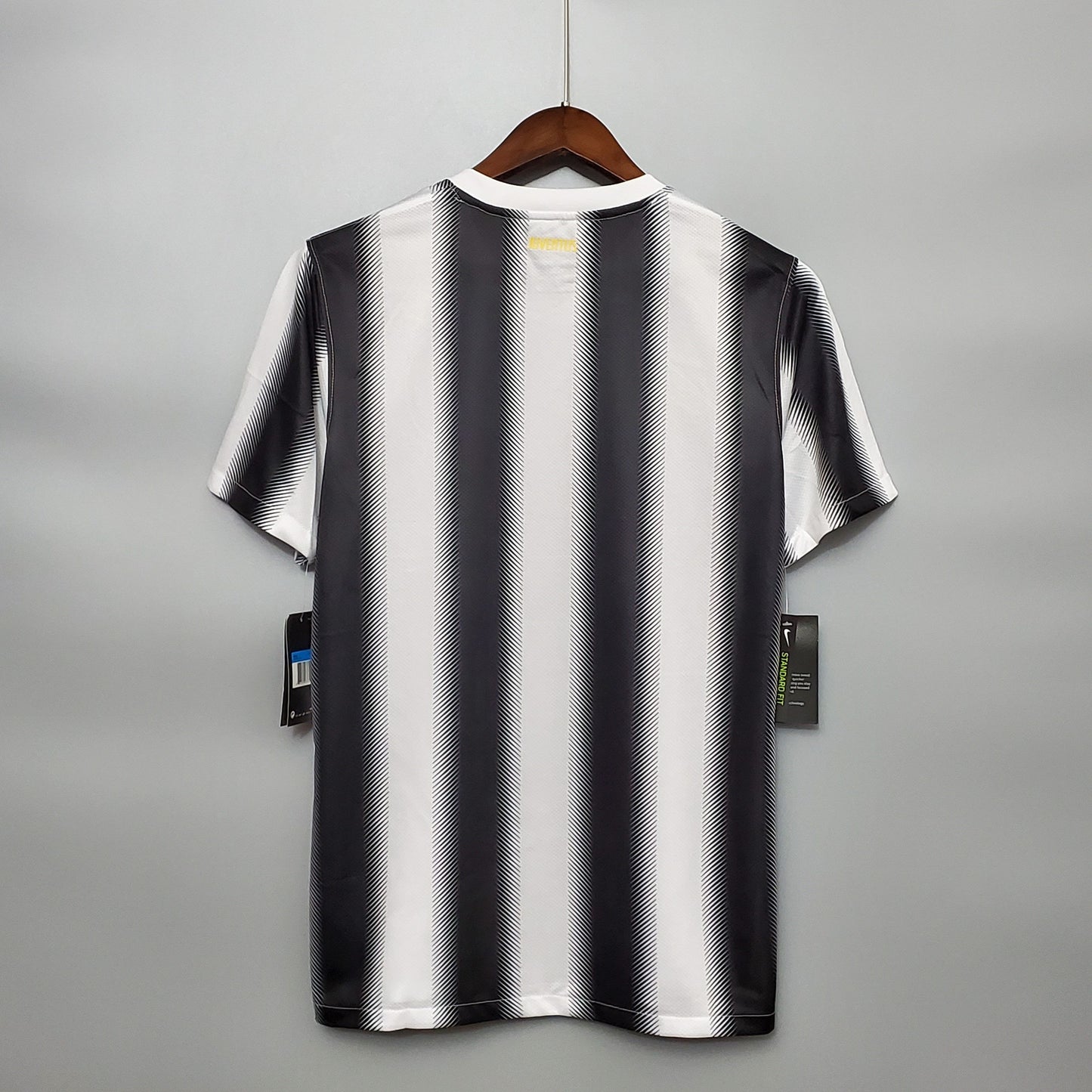 Juventus 2010/2011 Home Retro Kit
