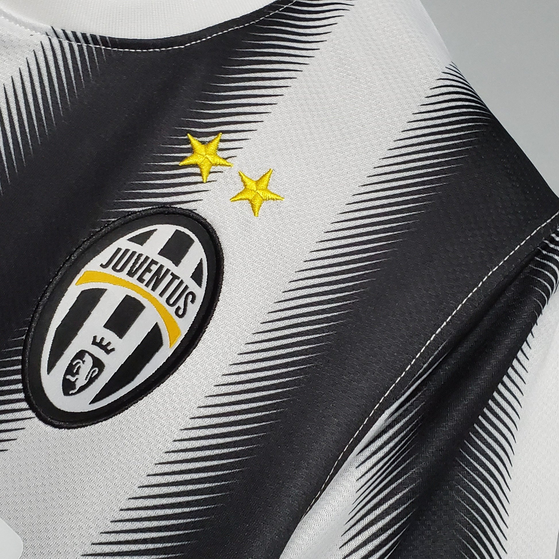 Juventus 2010/2011 Home Retro Kit