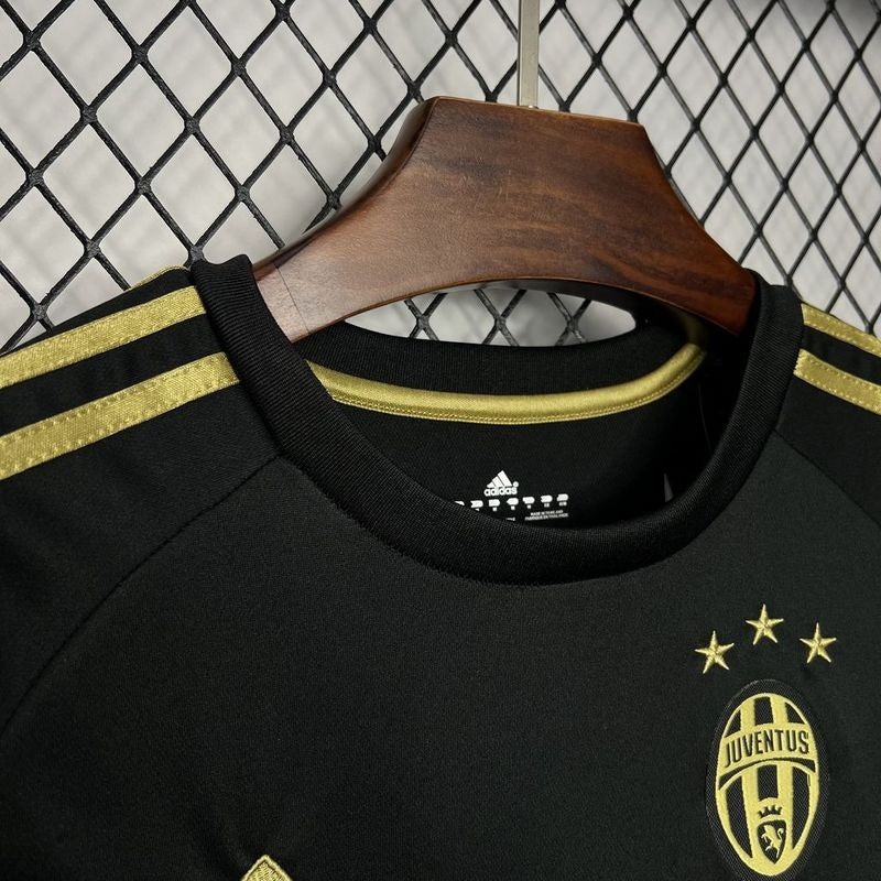 Juventus 2015/2016 Third Retro Kit