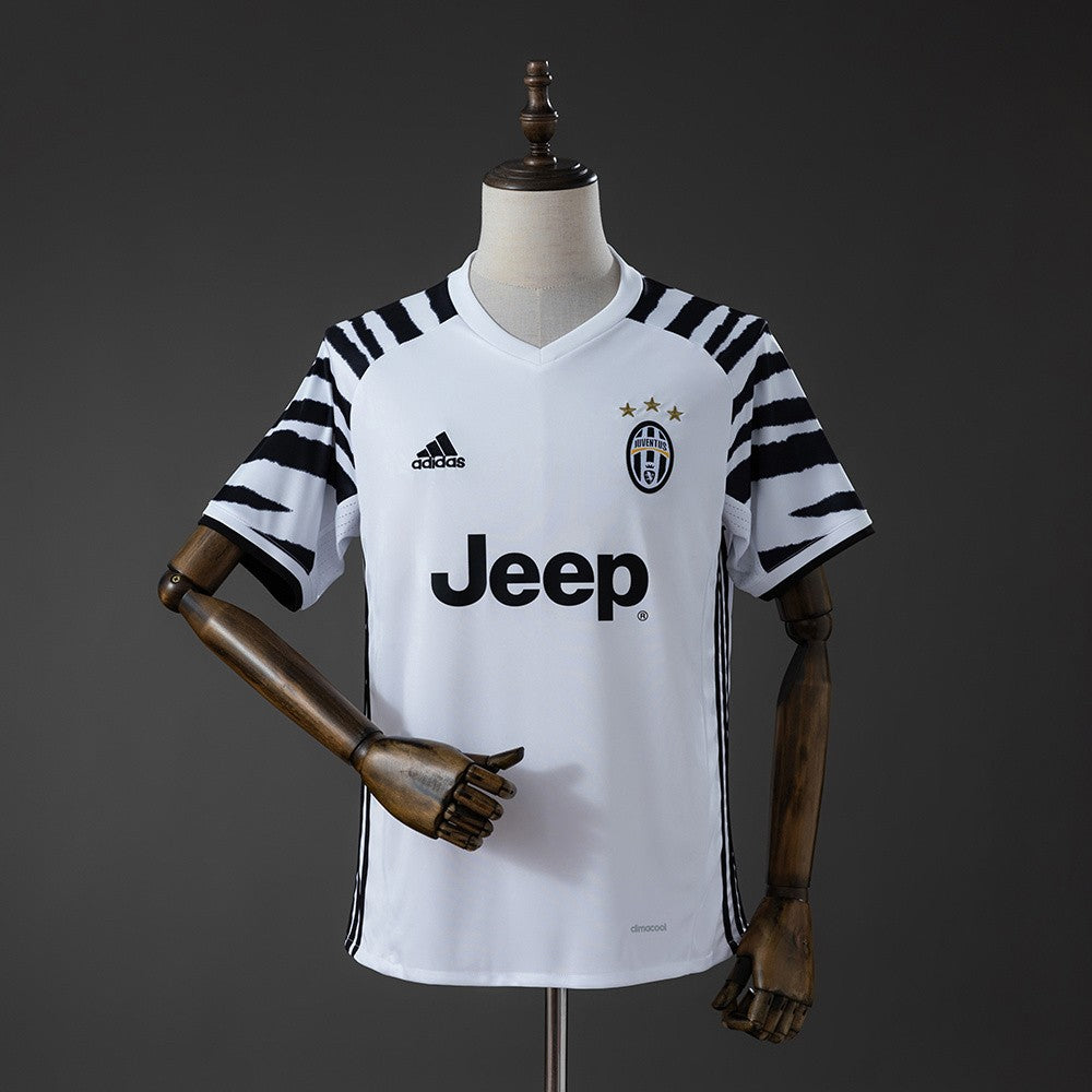 Juventus 2016/2017 Home Retro Kit