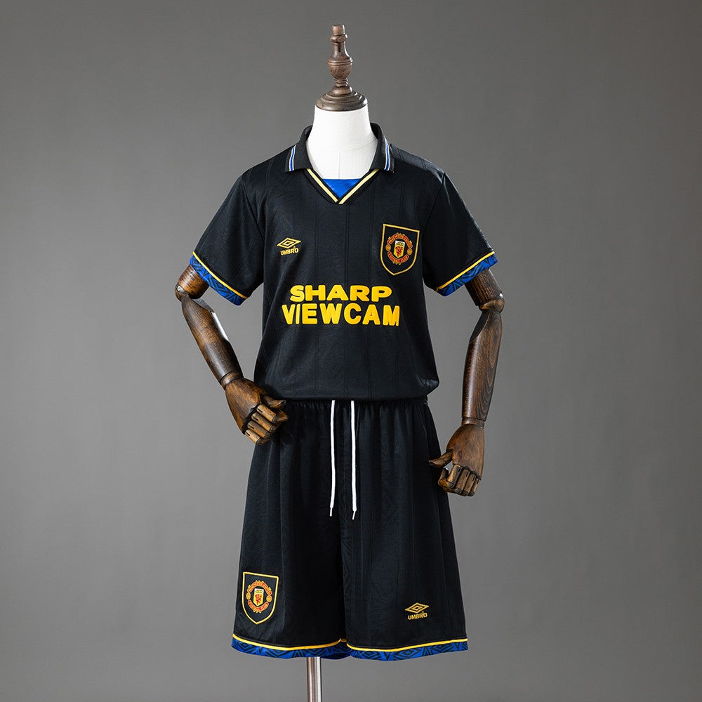 Manchester United 1993/1994 Away Kids Retro Kit