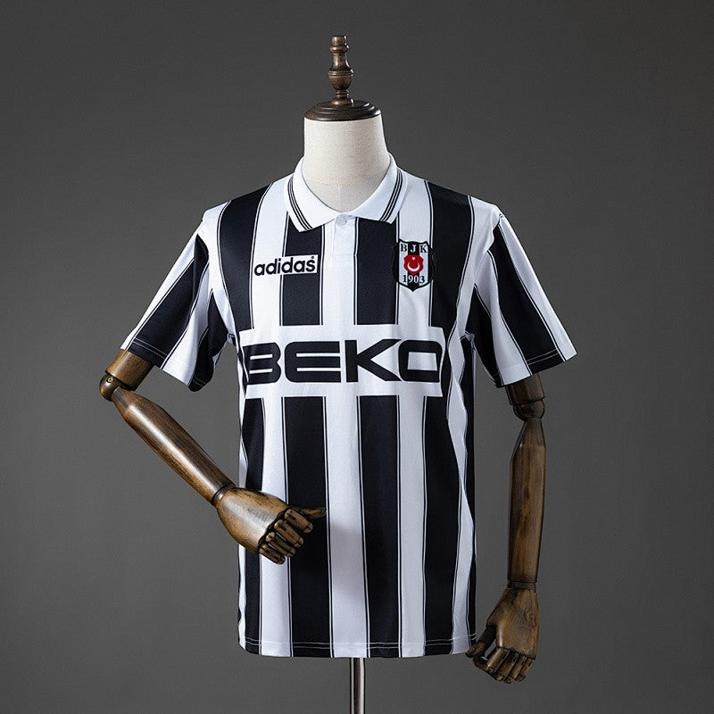 Beşiktaş 1996/97 Away Retro Kit front view