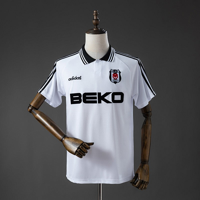 Beşiktaş 1996/97 Home Retro Kit front view