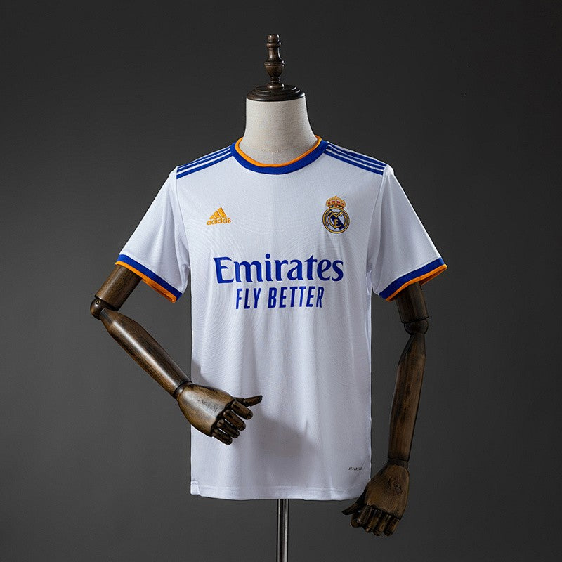 Real Madrid 2021/22 Home Retro Kit front view