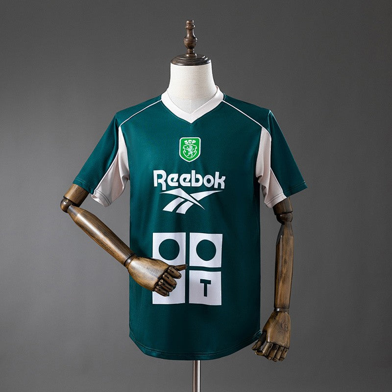 Sporting CP 2000/01 Training Retro Kit front view