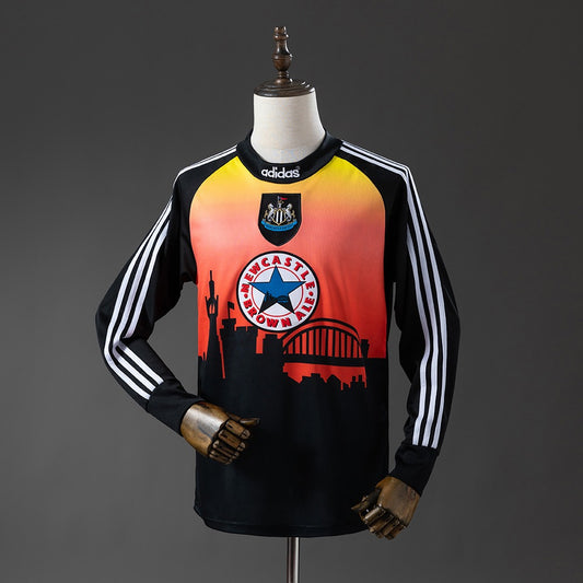 Newcastle United 1996/97 Goalkeeper Long Sleeve Retro Kit front view