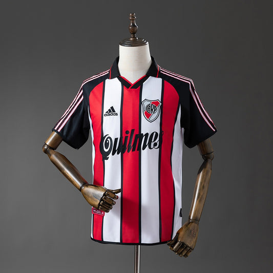 River Plate 2000/01 Home Retro Kit front view