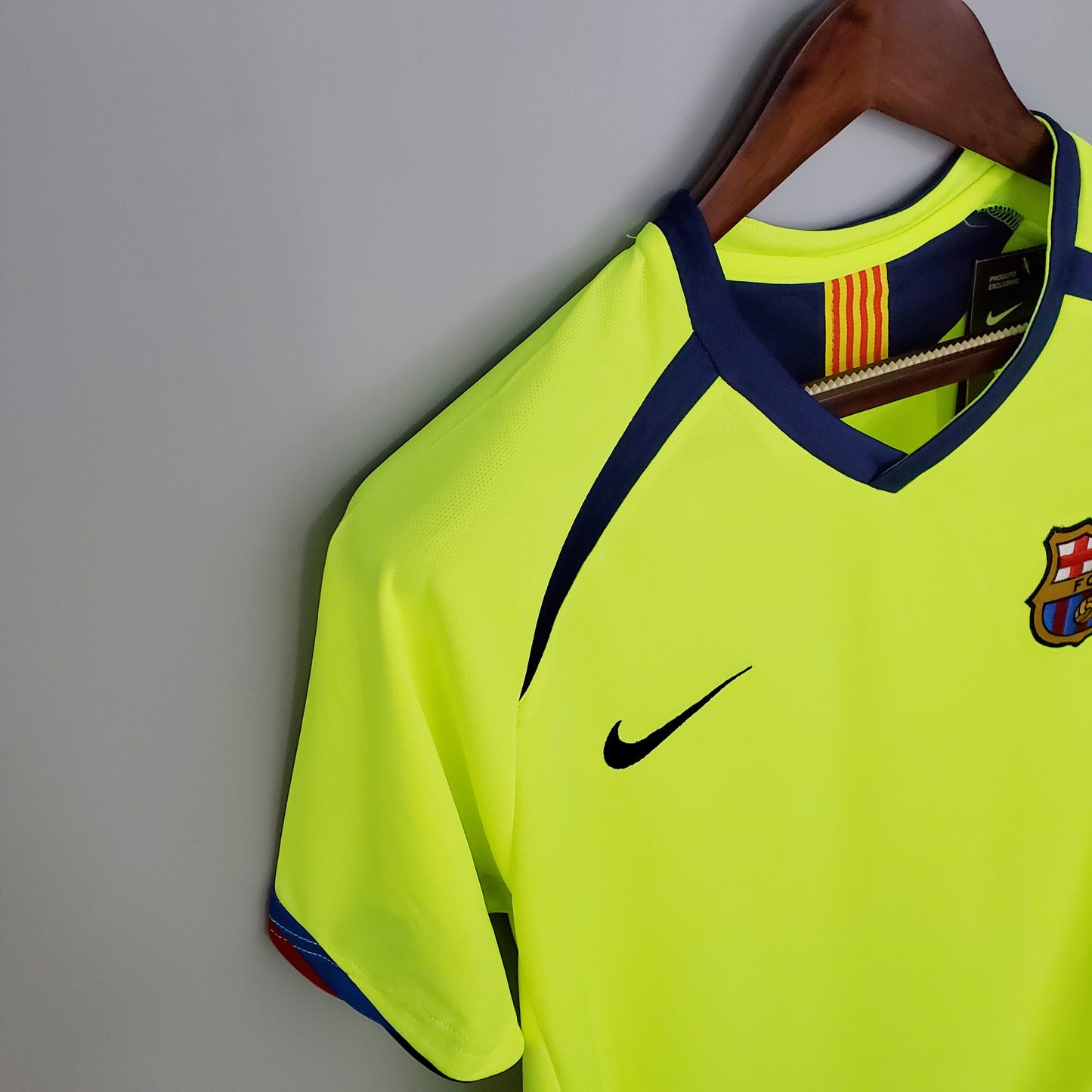 FC Barcelona Retro Away Kit 2005/06