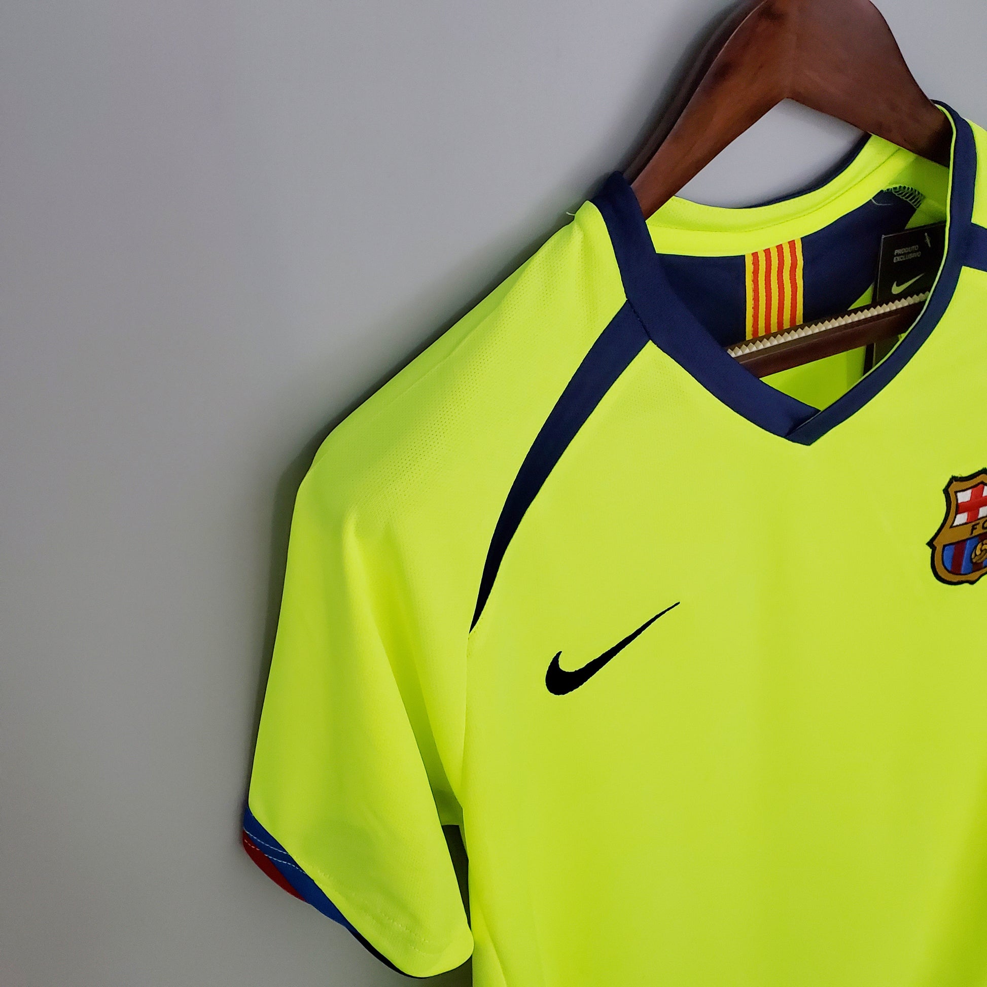 FC Barcelona Retro Away Kit 2005/06