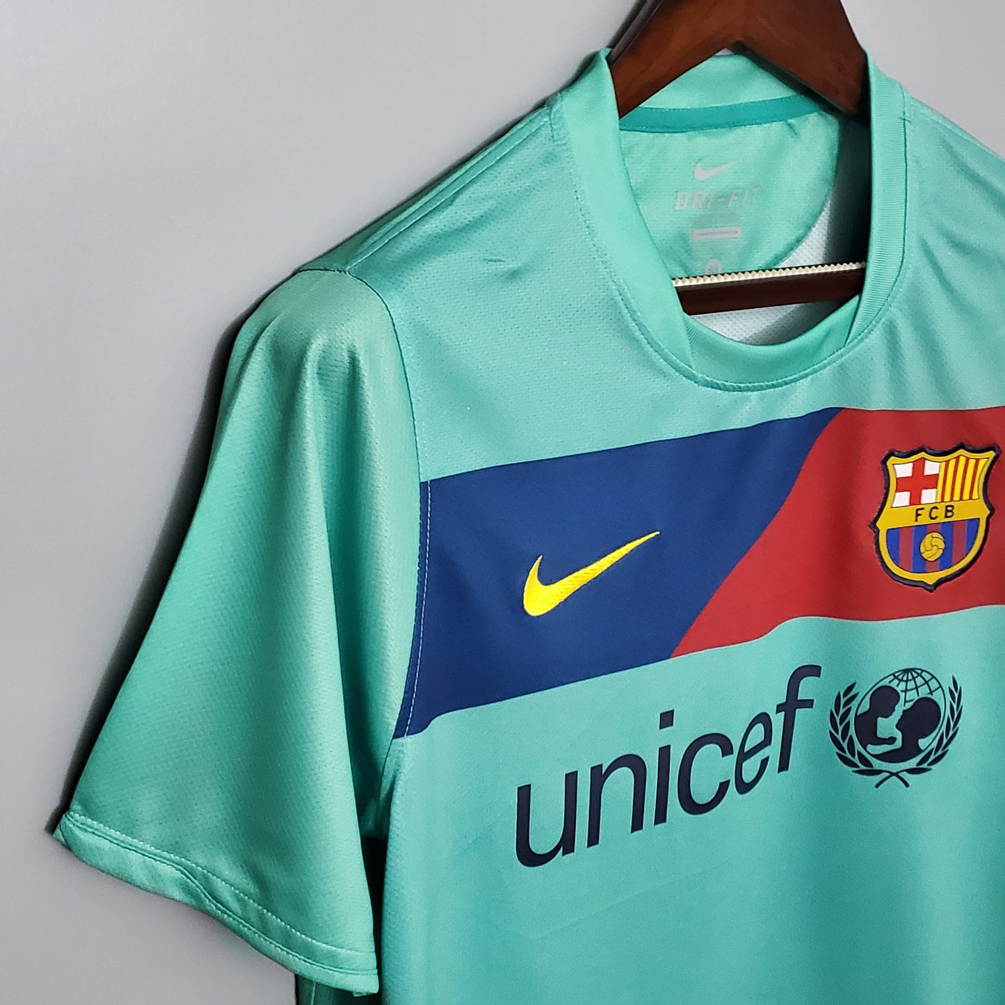 FC Barcelona Retro Away Kit 2010/11